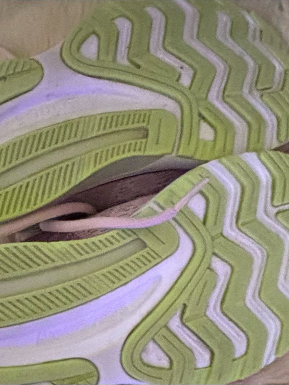 Saucony pink running shoes. Guide 14 size 6 - Picture 5 of 5